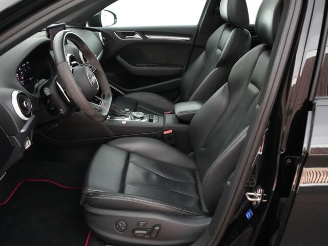Audi RS3 Limousine 2.5 400pk TFSI quattro |pano|Bang&Olufsen|massage|virtual cockpit|Matrix LED|magnetic ride|stoelverwarming|Carplay|parkeercamera|DAB|blindspot|ACC|19" lichtmetalen|