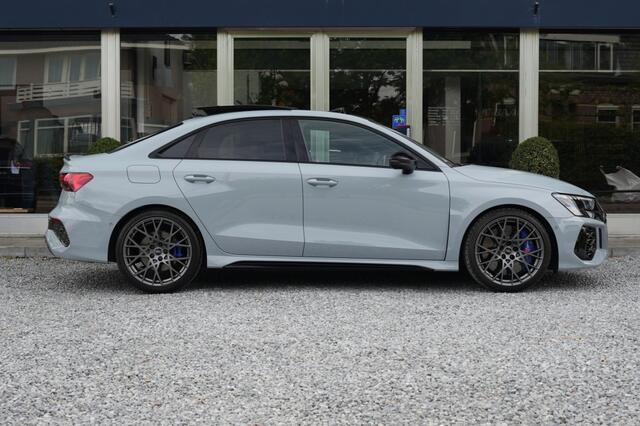 Audi RS3 2.5 TFSI RS3 QUATTO LIMOUSINE PERFORMANCE EDITION
