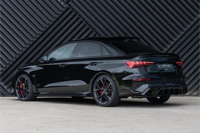 Audi RS3 2.5 TFSI Quattro ACC Pano HUD B&O Keramisch Massage Matrix Massage