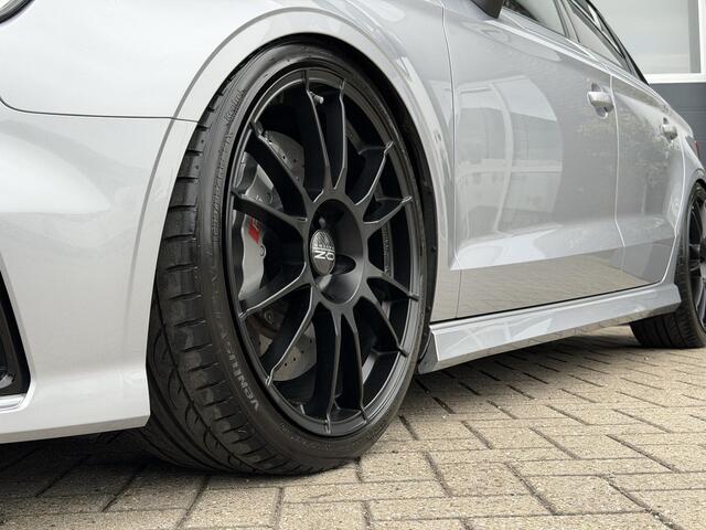 Audi RS3 Limousine 2.5 TFSI RS 3 QUATTRO | Schuif-kanteldak | CERAMIC | CarPlay | Keyless | B&O | OZ | Side Assist | MAGNETIC RIDE | Camera