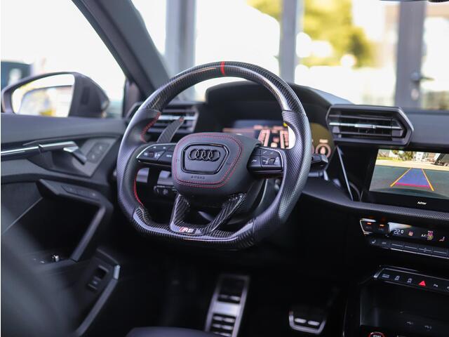 Audi RS3 Limousine 2.5 TFSI A3 quattro | Keramisch | Carbon | Keyless | B&O | Pano
