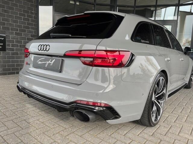 Audi RS4 2.9 TFSI RS4 QUATTRO - PANO - MILLTEK - BenO