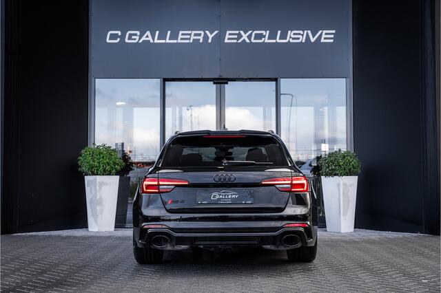 Audi RS4 Avant 2.9 TFSI quattro - Panorama | B&O | Carbon | Alcantara | Massage | Memory