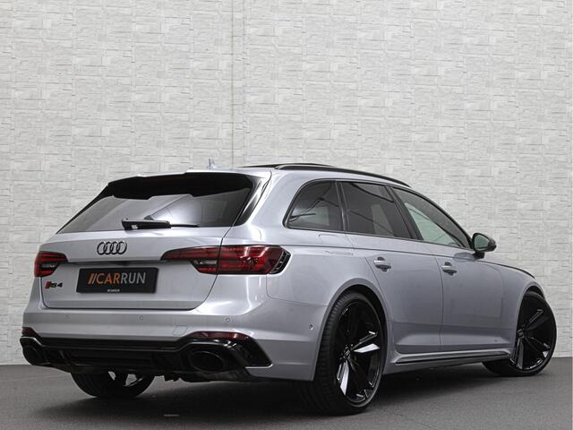 Audi RS4 Avant 2.9 TFSI A4 Quattro | Carbon | Panorama | RS-Dynamic | ACC | 360 Camera | Matrix-LED | Keyless-Entry | Massage | 20 inch | Memory | Black-Optic | 3-Zone Clima | Tour-Pakket | Getint Glas | Sfeerverlichting | Autom. Parkeren | Virtual-Cockpit |
