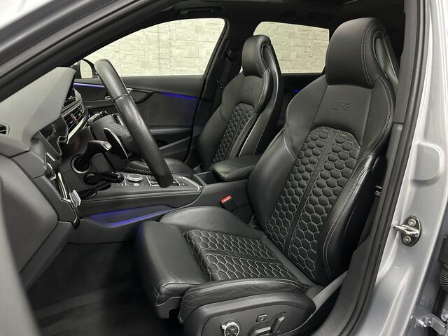 Audi RS4 Avant 2.9 TFSI A4 Quattro | Carbon | Panorama | RS-Dynamic | ACC | 360 Camera | Matrix-LED | Keyless-Entry | Massage | 20 inch | Memory | Black-Optic | 3-Zone Clima | Tour-Pakket | Getint Glas | Sfeerverlichting | Autom. Parkeren | Virtual-Cockpit |
