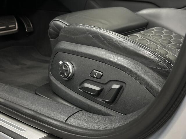 Audi RS4 Avant 2.9 TFSI A4 Quattro | Carbon | Panorama | RS-Dynamic | ACC | 360 Camera | Matrix-LED | Keyless-Entry | Massage | 20 inch | Memory | Black-Optic | 3-Zone Clima | Tour-Pakket | Getint Glas | Sfeerverlichting | Autom. Parkeren | Virtual-Cockpit |