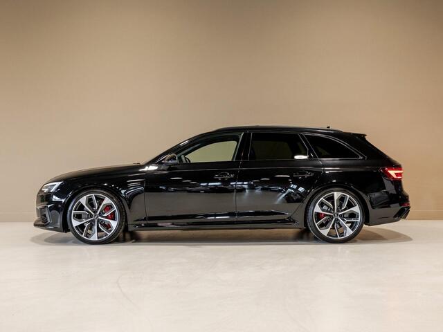 Audi RS4 A4 Avant 2.9 TFSI quattro / 450pk / Panorama dak / Head up display / Carbon /
