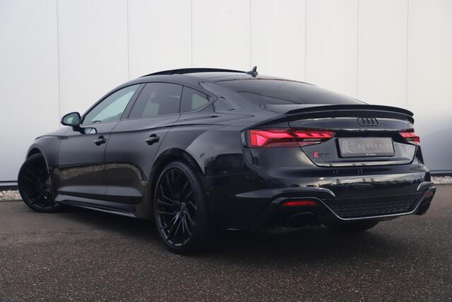 Audi RS5 Sportback 2.9 TFSI RS 5 Quattro 450PK Fabrieksgarantie Black Optic Virtual Cockpit Laser LED B&O HUD Panoramadak Nappa Leder Massage Carbon Inleg Alcantara Stuur 360 Camera Dealer Onderhouden 20 inch LMV Stuur & Stoelverwarming Dynamic Pack