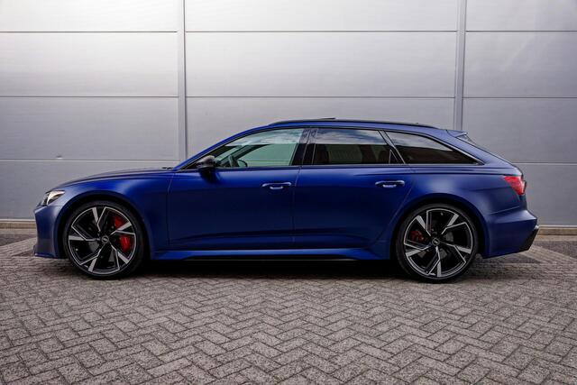 Audi RS6 Avant TFSI quattro Full Option in de bijzondere kleur Frozen Blue