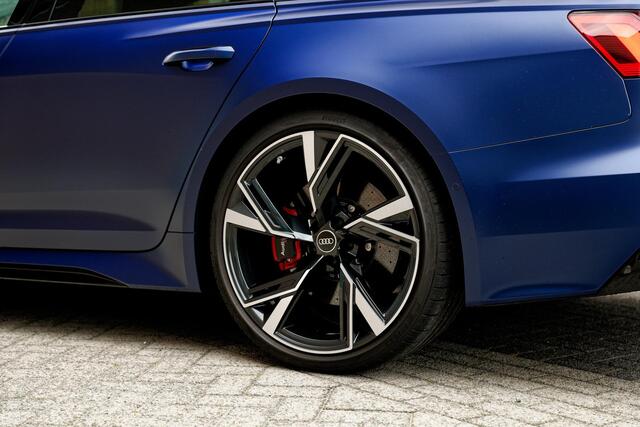 Audi RS6 Avant TFSI quattro Full Option in de bijzondere kleur Frozen Blue
