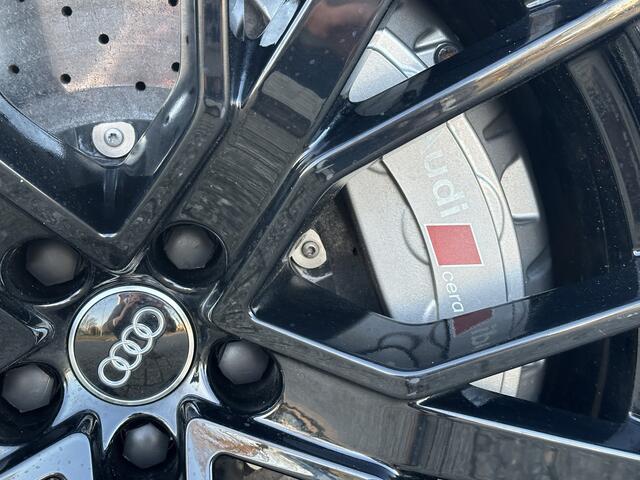 Audi RS6 Avant 4.0 TFSI quattro performance | 605 pk | Keramisch | B&O | Full options!