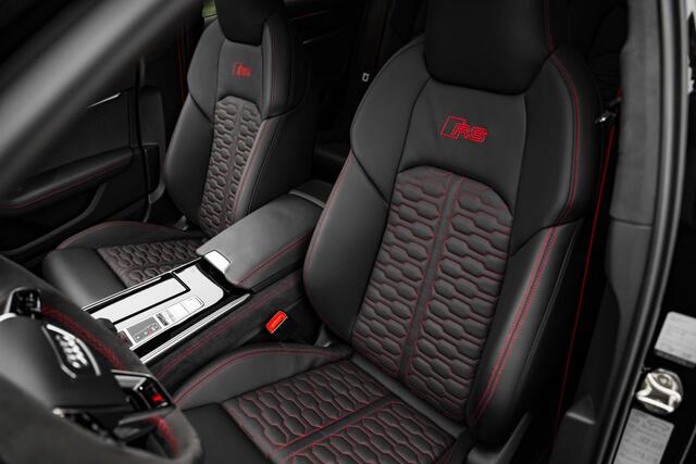 Audi RS6 Avant 4.0 TFSI 600pk quattro | Audi Exclusive | Dynamic plus | Keramische remmen | Design pakket rood | Alcantara hemel | Panorama dak | Assistentiepakket plus | B&O | Carbon interieur | HD Matrix Laser LED | Uitgebreid leder pakket | Servosluiting | Memo