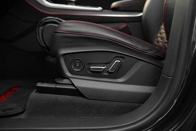 Audi RSQ8 ABT RSQ8-S 700PK | ABT HR23 Glossy Black | Dynamic plus | Carbon exterieur | Designo Mystic blauw (Audi Exclusive) | Keramische remmen | Panorama dak | alcantara hemel | RS Design pakket rood Assistentie pakket plus | Uitgebreid leder pakket | Head-up | M