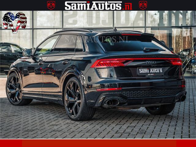 Audi RSQ8 RSQ8 BLACK OPS | 600PK 4.0 V8 TFSI QUATTRO | HUD | 4 WIELBESTURING | 23 INCH AUDI SPORT WHEELS | RS BEKLEDING ZWART | PANO | SOFTCLOSE | NIEUW PRIJS ¤274423,- BANG & OLUFSEN | PANORAMA DAK | De Lamborghini Urus en Audi RS Q8 zijn beide supersnelle SUV's m
