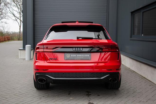 Audi RSQ8 4.0 TFSI 600PK | Keramische | Nachtzicht | B&O+ | 360 Cam | Lane & Side Assist | Pano | 23" | E.TH 3500kg | Achterasbesturing | Keyless | Head Up | Lederpack | Black Pack | Massage + Ventilatie | RS Dynamic + | Ventilatie | Apple & Android Carplay | Alcan
