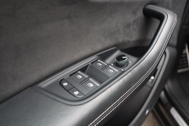 Audi RSQ8 4.0 TFSI quattro, Keramisch, Panormadak, Trekhaak