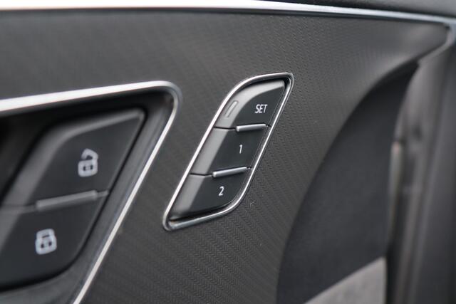 Audi RSQ8 4.0 TFSI quattro, Keramisch, Panormadak, Trekhaak