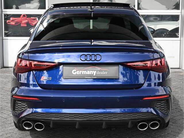 Audi S3 Limousine 310PK 2.0TFSI Quattro Pano HUD Matrix B&O Massage Alcantara Sfeerverlichting