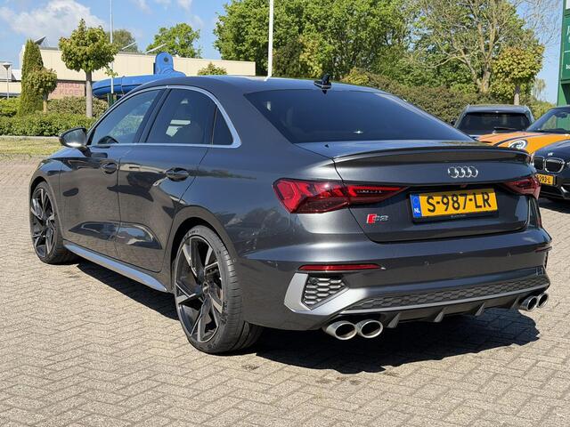 Audi S3 Limousine 310 pk Quattro S-Line MATRIX KOPLAMPEN | F1-FLIPPERS | CAMERA | RS STOELEN | NAVIGATIE | ANDROID/APPLE CARPLAY | AIRCO/ECC | CRUISECONTROL | PARKEERSENSOREN | STOELVERWARMING | ACHTERUITRIJCAMERA