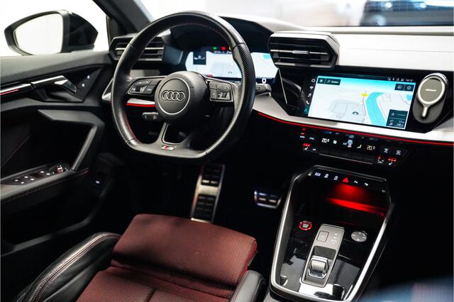 Audi S3 SPORTBACK 2.0 TFSI S3 quattro/Magnetic ride/Pano dak/Carplay