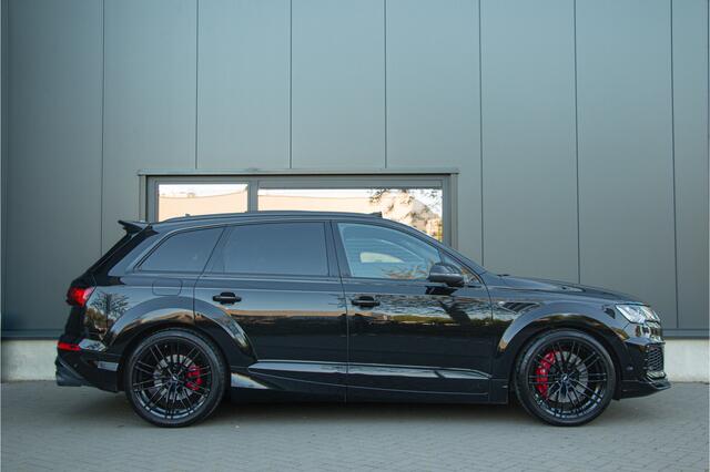 Audi SQ7 4.0 TFSI 650 PK ABT Widebody | ACC | Massage | 360 Cam | Panorama | Achterasbesturing | Lane & Side Assist | Alcantara Quattro | E.TH 3500KG | Softclose | 22" | Stuurverwarming | Lederpack | Stoelventilatie + Massagestoelen | Keyless-Entry | Isolatie Glas