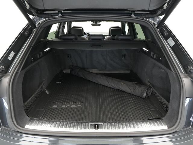 Audi e-tron 55 quattro 408pk Business edition Plus 95 kWh Panorama Navigatie Afneembare Trekhaak 360 Camera 45