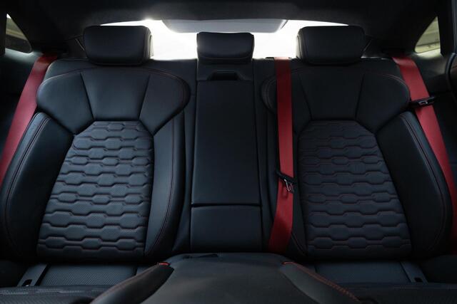 Audi e-tron GT RS 93 kWh | Dynamic pakket plus | Designpakket rood | Carbon | Clanck | Vossen | Assistentiepakket 'Plus' |