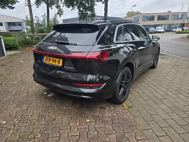 Audi e-tron 