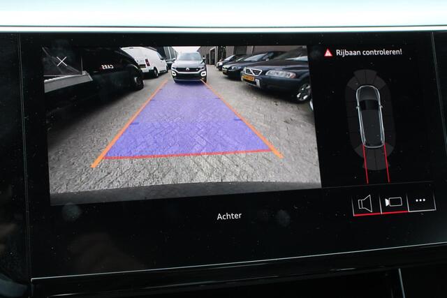 Audi e-tron e-tron 55 quattro | Navigatie | Climate Control | Alacantara | Camera | Electrisch bedienbare achterklep | Led | Cruise Control Adaptive |