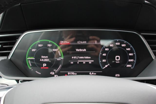 Audi e-tron e-tron 55 quattro | Navigatie | Climate Control | Alacantara | Camera | Electrisch bedienbare achterklep | Led | Cruise Control Adaptive |
