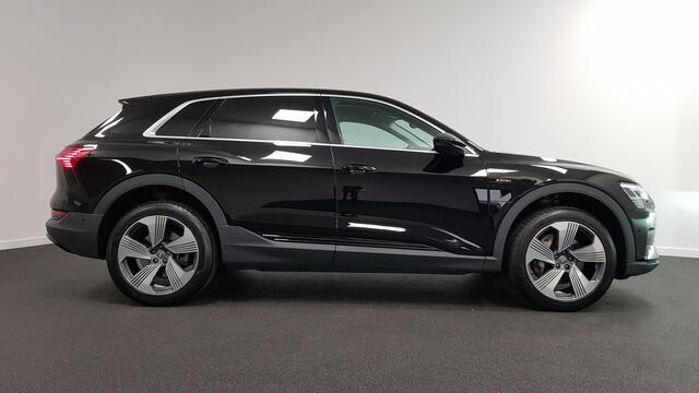 Audi e-tron e-tron 55 quattro | Leder | Navigatie | Trekhaak | Led koplampen | Tour pakket | Virtual cockpit | Cruise control adaptief