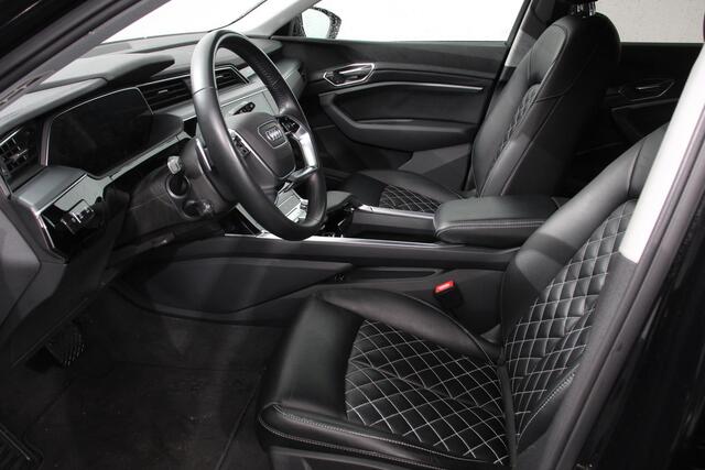 Audi e-tron e-tron 55 quattro | Leder | Navigatie | Trekhaak | Led koplampen | Tour pakket | Virtual cockpit | Cruise control adaptief