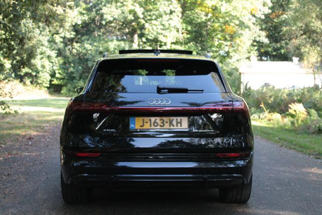 Audi e-tron e-tron 55 quattro advanced Pro Line Plus 95 kWh | Pano | Memory | Luchtvering | Klasse 3 alarm