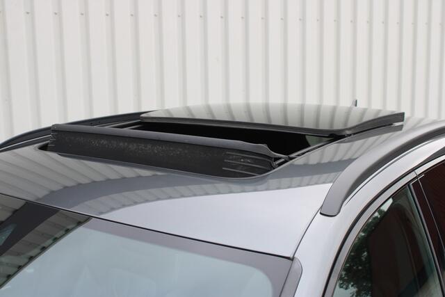 Audi e-tron 55 quattro S-line 95 kWh | Incl. 12 maanden garantie | Schuif/kantel dak | Trekhaak | Adaptieve cruise control | Climate control | Stoelverwarming | Parkeercamera | Memory seat |