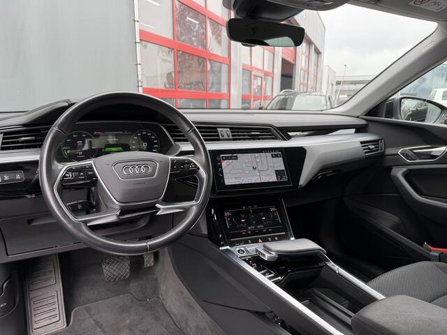 Audi e-tron BWJ 2021 55 quattro 408 PK Business edition 95 kWh TREKHAAK | NAVI | CLIMA | ADAPTIVE CRUISE | ELEKTRISCHE STOELEN | ELEKTRISCHE ACHTERKLEP | BLUETOOTH | PDC | LMV