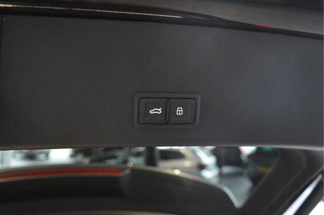 Audi e-tron e-tron 55 quattro Black Style pano head up B&O camera 21 inch !!