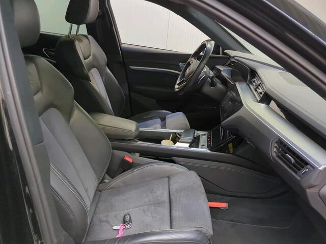 Audi e-tron 55 quattro S edition 95 kWh | Panorama | Trekhaak | 21 Inch |