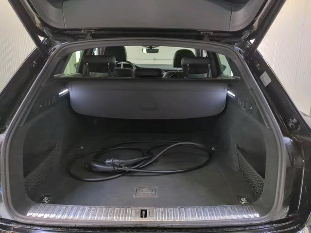 Audi e-tron 55 quattro S edition 95 kWh | Panorama | Trekhaak | 21 Inch |