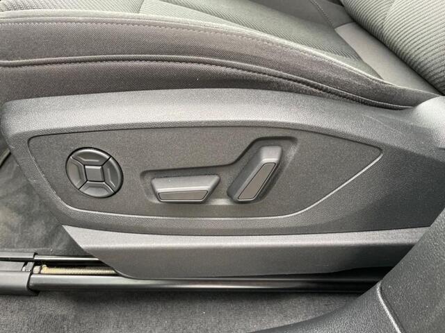 Audi e-tron 50 quattro ECC LMV NAVI TH Audi e-tron 50 quattro ECC LMV NAVI 2020