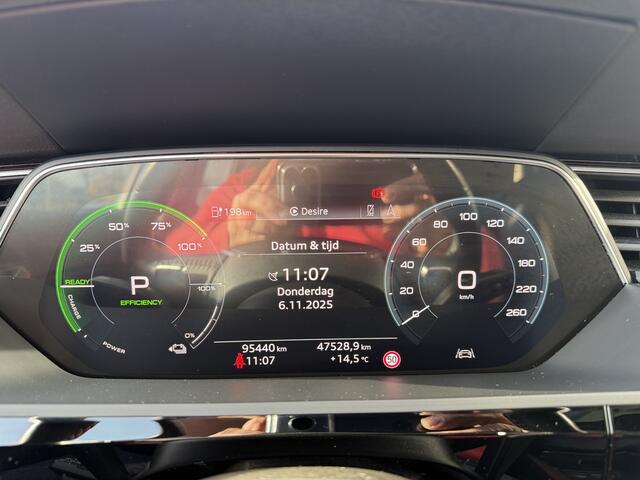 Audi e-tron e-tron 50 quattro Launch edition plus 71 kWh Panoramadak Leder Carplay