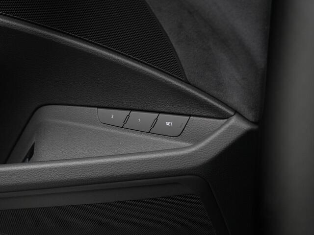 Audi e-tron 55 quattro S-Line 95 kWh 408 pk | Panoramadak | Geheugenstoel | Leder/alcantara | Achteruitrijcamera