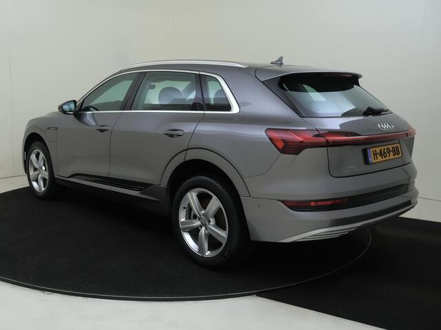 Audi e-tron e-tron 50 quattro Launch edition 71 kWh | SoH 100% | Luchtvering | Navigatie Plus | Lederen bekleding | Elektrisch verstelbare voorstoelen | Parkeersensoren | Cruise control |