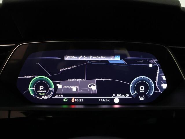 Audi e-tron 55 QUATTRO 95 kWh + TREKHAAK | NACHTZICHT | LUCHTVERING | HEAD-UP | ADAPTIVE CRUISE CONTROL