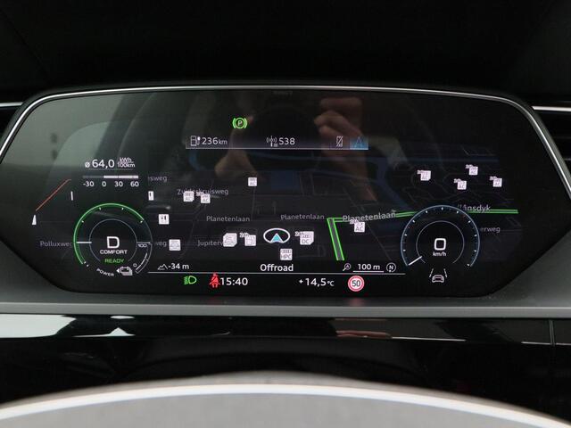 Audi e-tron 55 quattro S-Line 95 kWh 408 Pk | Panoramadak | Adaptive Cruise | Keyless | Camera | Stoelverwarming | Carplay | Navigatie | Head Up | 22 inch | 87.298 Km!!
