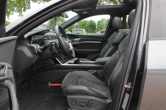 Audi e-tron Sportback 50 quattro S edition 71 kWh / SOH 94,4% / Trekhaak / Panoramadak / Camera / Luchtvering / 20'' / Leder&Alcantara / DAB / ACC / Navigatie / Stoelverwarming