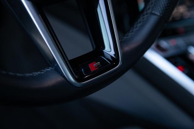 Audi e-tron S quattro 95 kWh , Trekhaak, Panoramadak, Adaptive cruise, 360-graden camera,