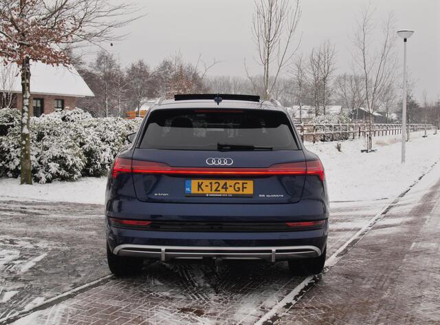 Audi e-tron 55 quattro S edition 95 kWh | SOH 95% | S-Line | Panoramadak | Trekhaak | Apple Carplay | Cruise Control | Parkeersensoren |