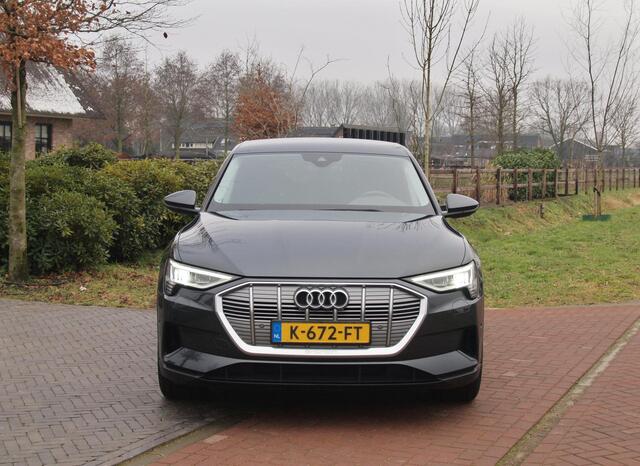 Audi e-tron 55 quattro edition 95 kWh | SOH 92% | Cruise Control | Parkeersensoren | DAB | Virtual Cockpit |