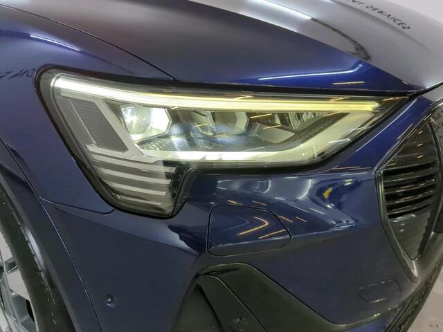 Audi e-tron e-tron 50 quattro Launch edition Black 71 kWh S-Line | Panoramadak | Stoelverwarming | Adaptive Cruise Control | Memory Seat | Parkeersensoren | Keyless | Apple Carplay