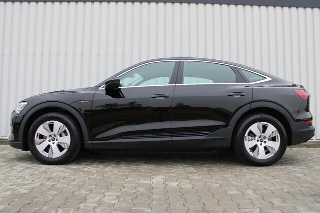 Audi e-tron Sportback 50 quattro edition 71 kWh | Incl. 12 maanden garantie | SOH 100% | Cruise control | Climate control | Navigatie | DAB radio | Parkeersensoren |